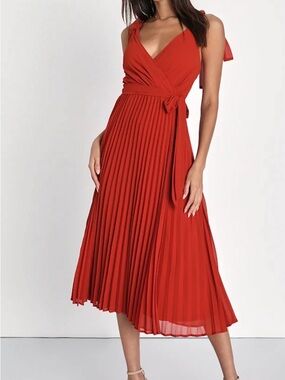 Lulu's Scarlet Pleated Midi Dress NWT